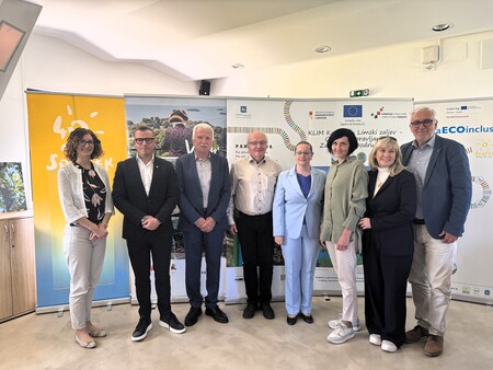 Skupinska fotografija predstavnikov slovenskih partnerjev projekta.